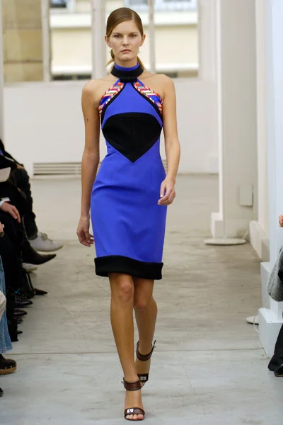 Look 11